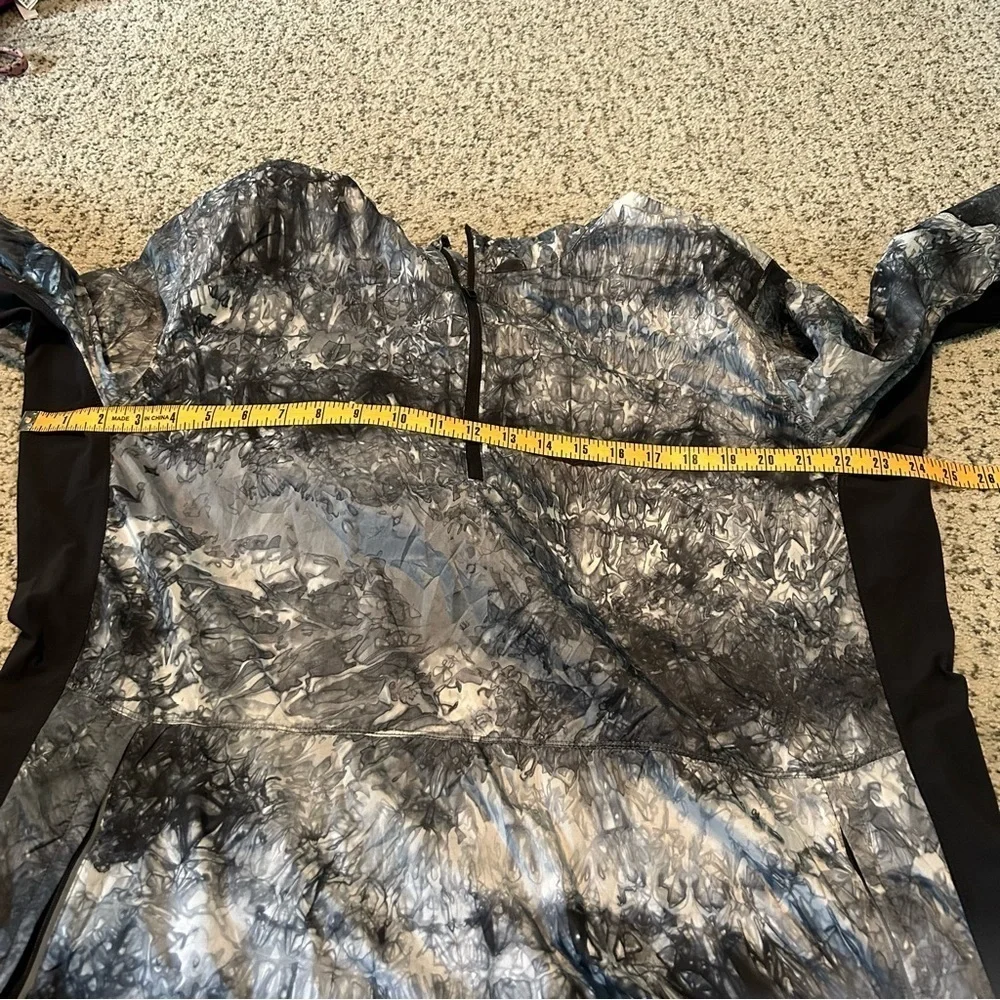 Lululemon Gray & Black Here to Move Reynisfjara Quarter Zip Hood Jacket Size XL